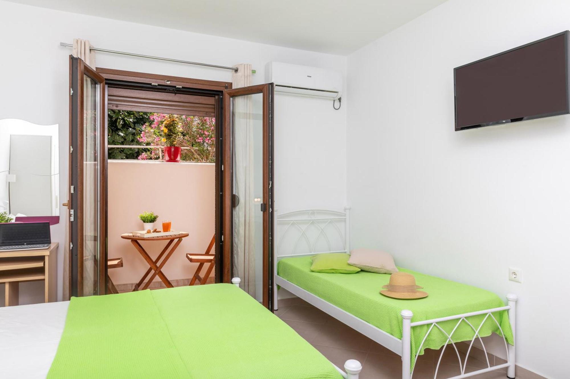 Naxos Diamond Studios Apartments Naxos City 客房 照片